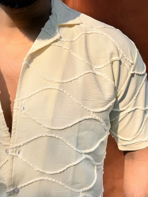 UA INFINITY EMBROIDERED SHIRT MEN - BEIGE - Image 2